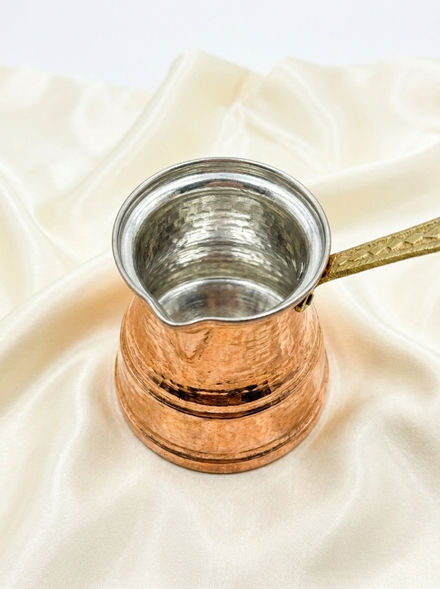 Türk Kahvesi Cezvesi - El Dövmesi Tombul Form Pirinç Saplı