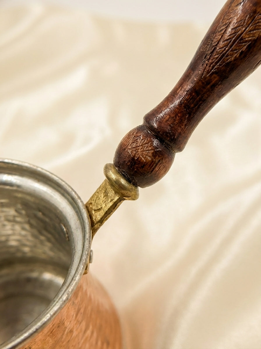 Türk Kahvesi Cezvesi - Çekiç Dövme Kalın Ahşap Saplı